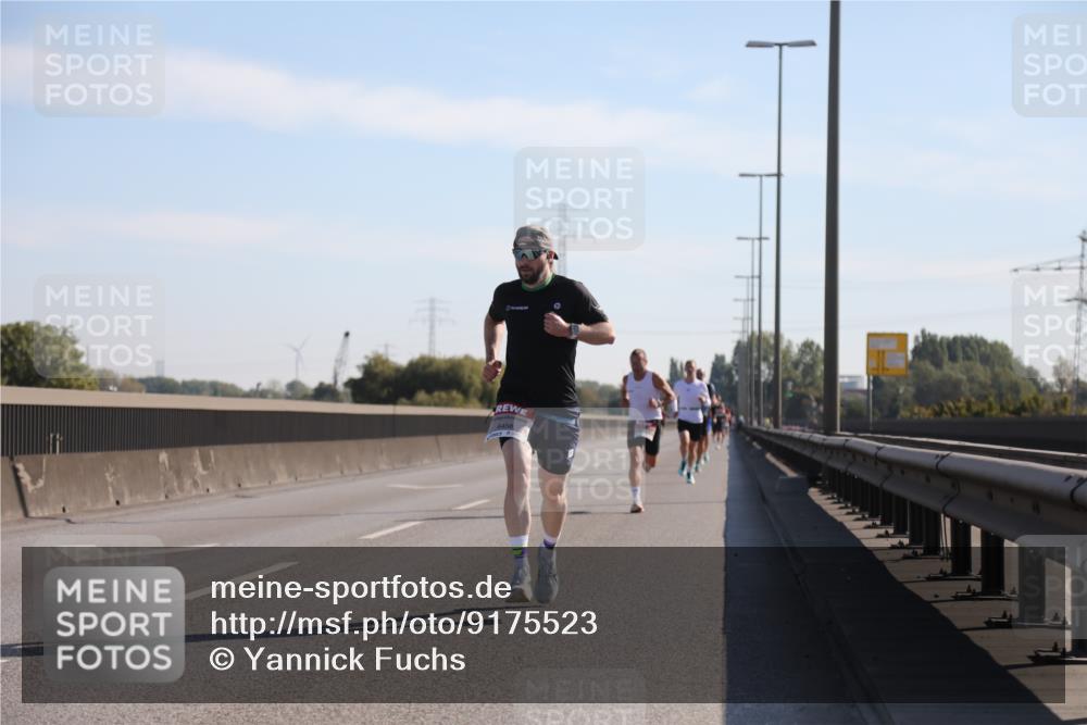 03.10.2025 - Köhlbrandbrückenlauf Yannick Fuchs http://msf.ph/oto/9175523 03.10.2025 11:12:13 Position 3  meine-sportfotos.de