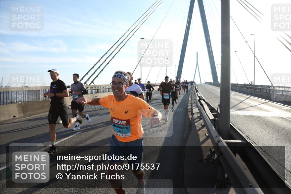 03.10.2025 - Köhlbrandbrückenlauf Yannick Fuchs http://msf.ph/oto/9175537 03.10.2025 08:24:35 Position 1 3495 meine-sportfotos.de