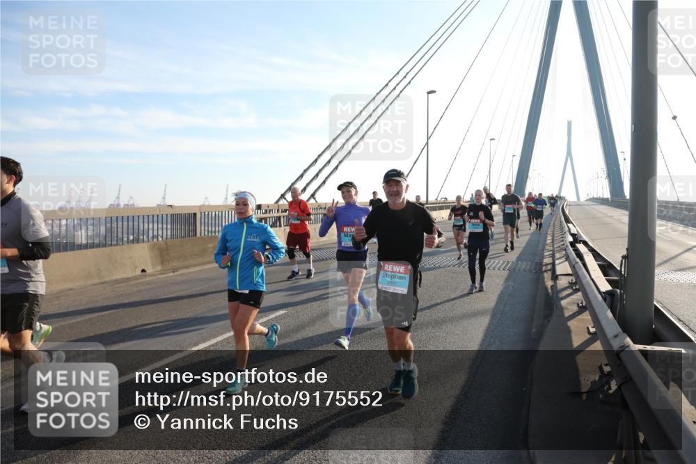 03.10.2025 - Köhlbrandbrückenlauf Yannick Fuchs http://msf.ph/oto/9175552 03.10.2025 08:24:37 Position 1 24, 3307 meine-sportfotos.de