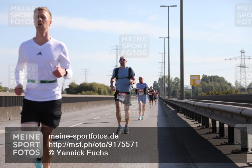 03.10.2025 - Köhlbrandbrückenlauf Yannick Fuchs http://msf.ph/oto/9175571 03.10.2025 11:12:20 Position 3 4017 meine-sportfotos.de