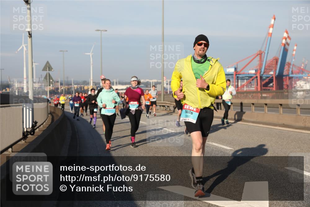 03.10.2025 - Köhlbrandbrückenlauf Yannick Fuchs http://msf.ph/oto/9175580 03.10.2025 08:45:23 Position 2 1662 meine-sportfotos.de