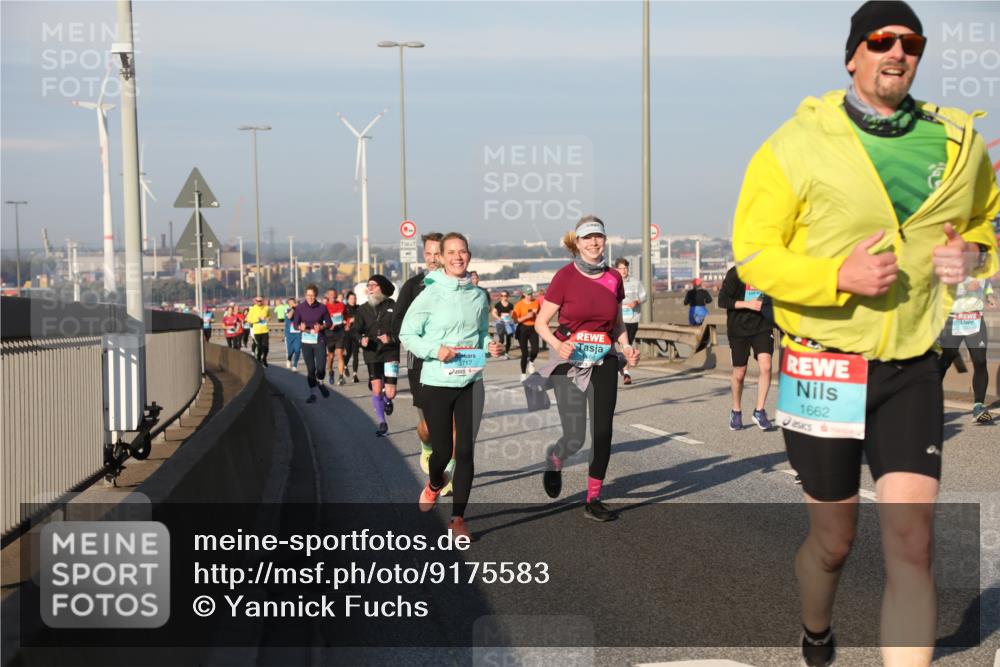 03.10.2025 - Köhlbrandbrückenlauf Yannick Fuchs http://msf.ph/oto/9175583 03.10.2025 08:45:23 Position 2 1662 meine-sportfotos.de