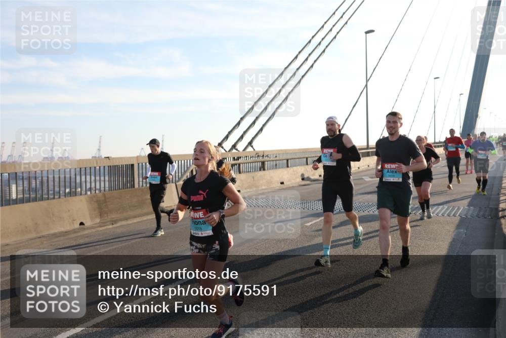 03.10.2025 - Köhlbrandbrückenlauf Yannick Fuchs http://msf.ph/oto/9175591 03.10.2025 08:24:39 Position 1 1018, 3659 meine-sportfotos.de