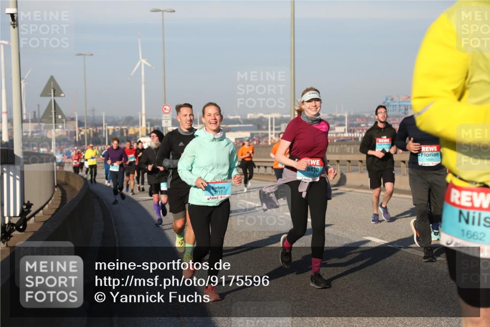 03.10.2025 - Köhlbrandbrückenlauf Yannick Fuchs http://msf.ph/oto/9175596 03.10.2025 08:45:24 Position 2 3717, 1568, 1605, 1662 meine-sportfotos.de