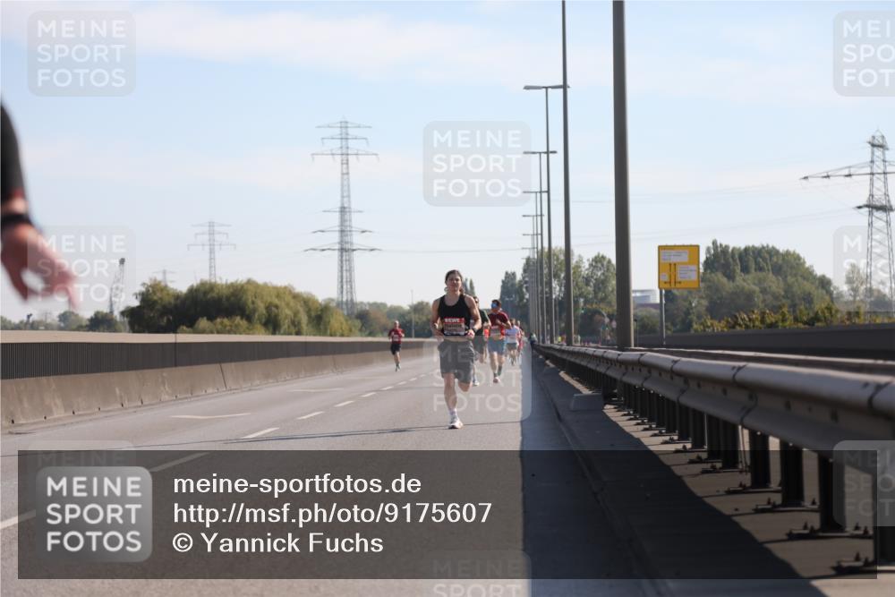 03.10.2025 - Köhlbrandbrückenlauf Yannick Fuchs http://msf.ph/oto/9175607 03.10.2025 11:12:24 Position 3  meine-sportfotos.de