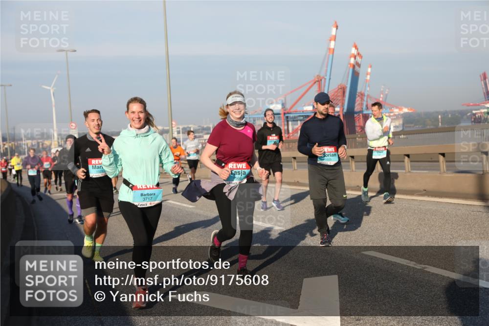 03.10.2025 - Köhlbrandbrückenlauf Yannick Fuchs http://msf.ph/oto/9175608 03.10.2025 08:45:25 Position 2 1525, 3717, 1568, 1605 meine-sportfotos.de