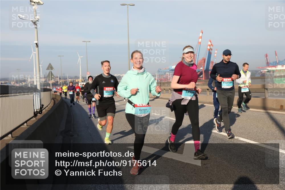 03.10.2025 - Köhlbrandbrückenlauf Yannick Fuchs http://msf.ph/oto/9175614 03.10.2025 08:45:26 Position 2 3717, 1568, 1605 meine-sportfotos.de