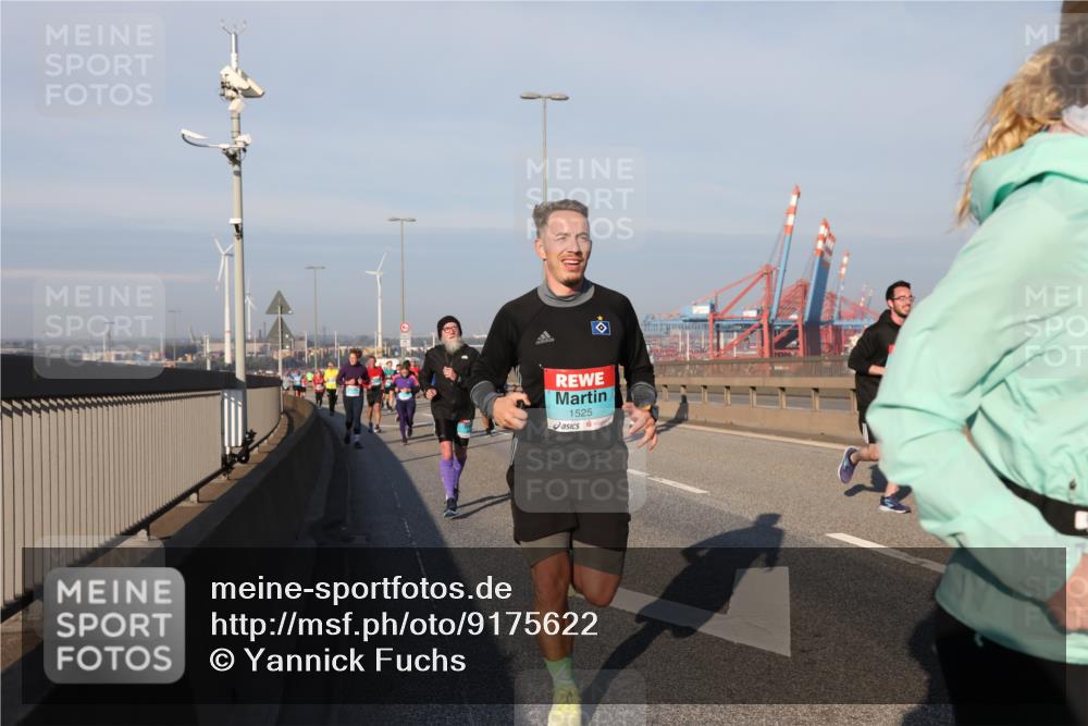 03.10.2025 - Köhlbrandbrückenlauf Yannick Fuchs http://msf.ph/oto/9175622 03.10.2025 08:45:27 Position 2 1525 meine-sportfotos.de