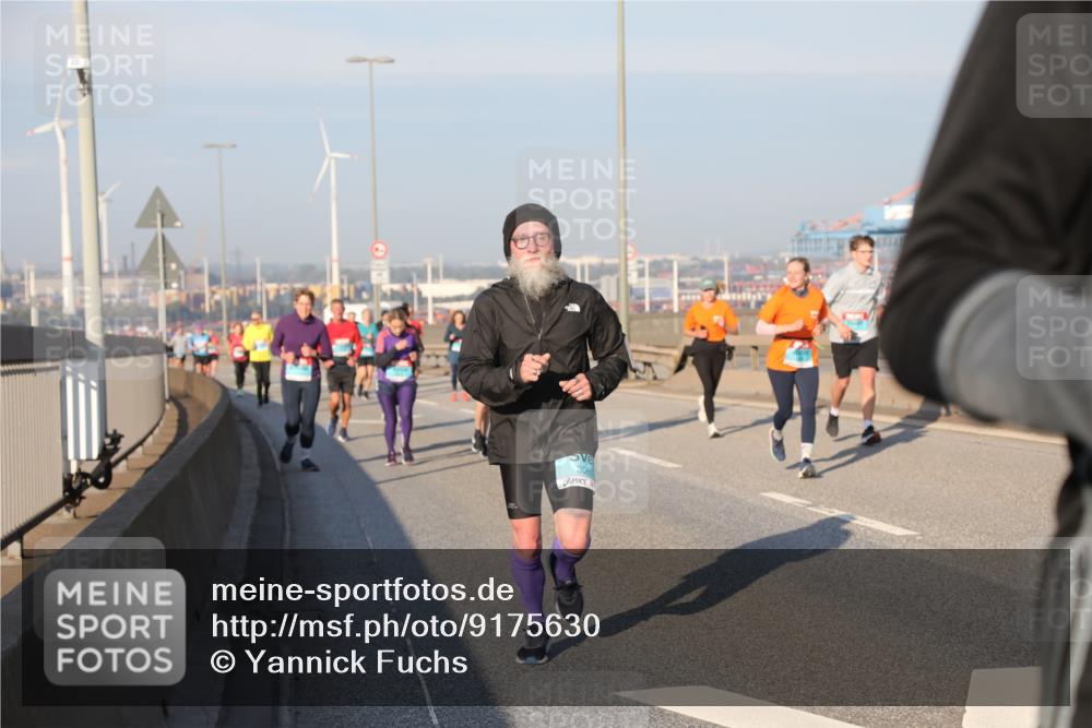 03.10.2025 - Köhlbrandbrückenlauf Yannick Fuchs http://msf.ph/oto/9175630 03.10.2025 08:45:28 Position 2 3065 meine-sportfotos.de