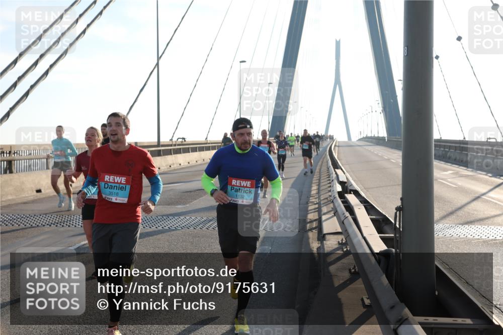 03.10.2025 - Köhlbrandbrückenlauf Yannick Fuchs http://msf.ph/oto/9175631 03.10.2025 08:24:42 Position 1 3518, 1132, 8 meine-sportfotos.de