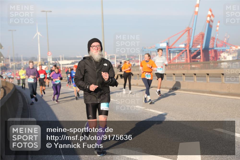 03.10.2025 - Köhlbrandbrückenlauf Yannick Fuchs http://msf.ph/oto/9175636 03.10.2025 08:45:28 Position 2 30 meine-sportfotos.de