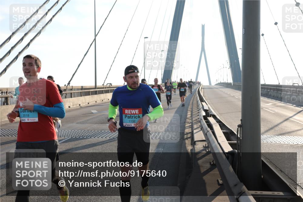 03.10.2025 - Köhlbrandbrückenlauf Yannick Fuchs http://msf.ph/oto/9175640 03.10.2025 08:24:42 Position 1 3518, 1132 meine-sportfotos.de