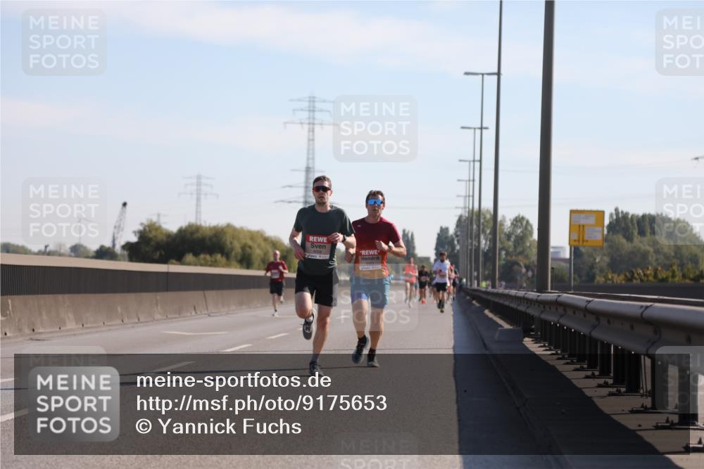 03.10.2025 - Köhlbrandbrückenlauf Yannick Fuchs http://msf.ph/oto/9175653 03.10.2025 11:12:32 Position 3 4058 meine-sportfotos.de
