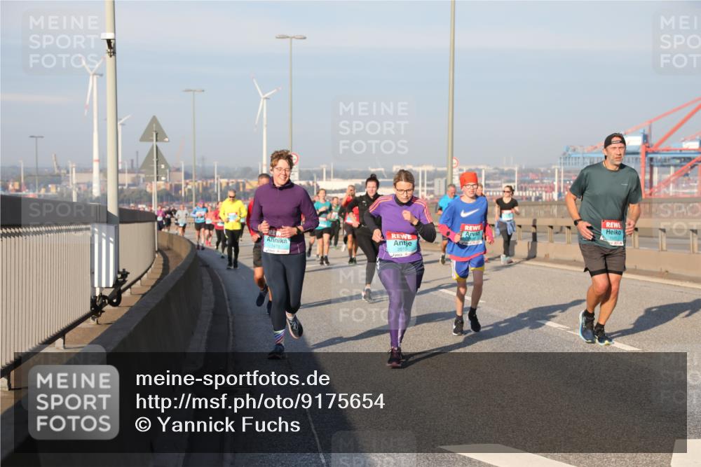 03.10.2025 - Köhlbrandbrückenlauf Yannick Fuchs http://msf.ph/oto/9175654 03.10.2025 08:45:31 Position 2 2015 meine-sportfotos.de