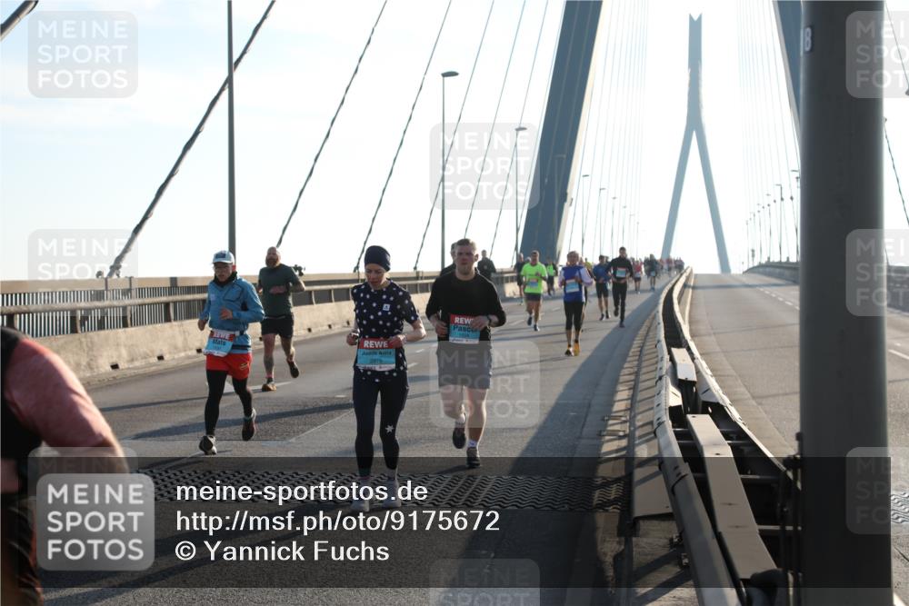03.10.2025 - Köhlbrandbrückenlauf Yannick Fuchs http://msf.ph/oto/9175672 03.10.2025 08:24:45 Position 1 2979, 1504, 18 meine-sportfotos.de