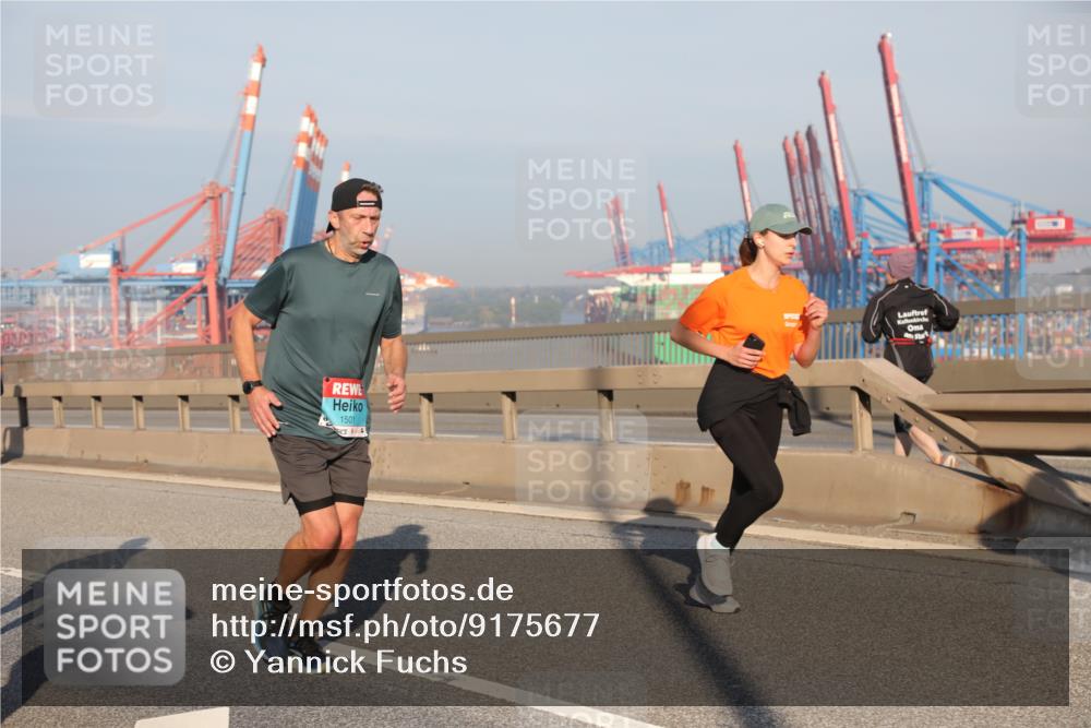 03.10.2025 - Köhlbrandbrückenlauf Yannick Fuchs http://msf.ph/oto/9175677 03.10.2025 08:45:32 Position 2 1501 meine-sportfotos.de