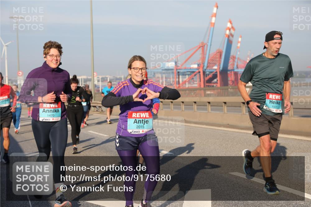 03.10.2025 - Köhlbrandbrückenlauf Yannick Fuchs http://msf.ph/oto/9175680 03.10.2025 08:45:33 Position 2 1470, 2015, 1501 meine-sportfotos.de