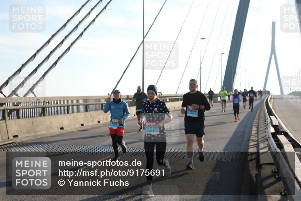 03.10.2025 - Köhlbrandbrückenlauf Yannick Fuchs http://msf.ph/oto/9175691 03.10.2025 08:24:46 Position 1 2979, 1504 meine-sportfotos.de
