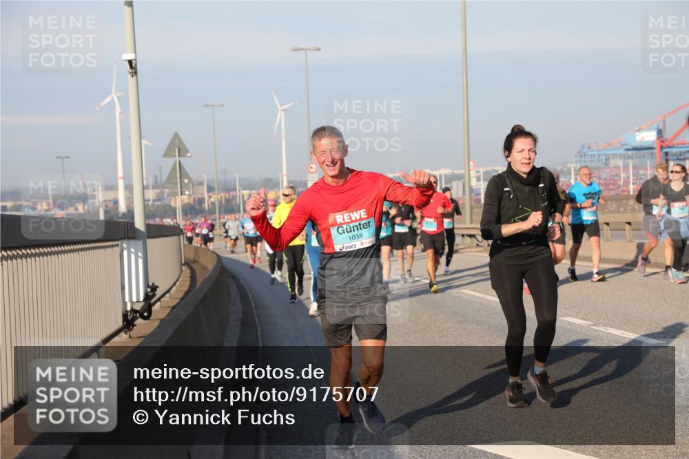 03.10.2025 - Köhlbrandbrückenlauf Yannick Fuchs http://msf.ph/oto/9175707 03.10.2025 08:45:34 Position 2 1038 meine-sportfotos.de