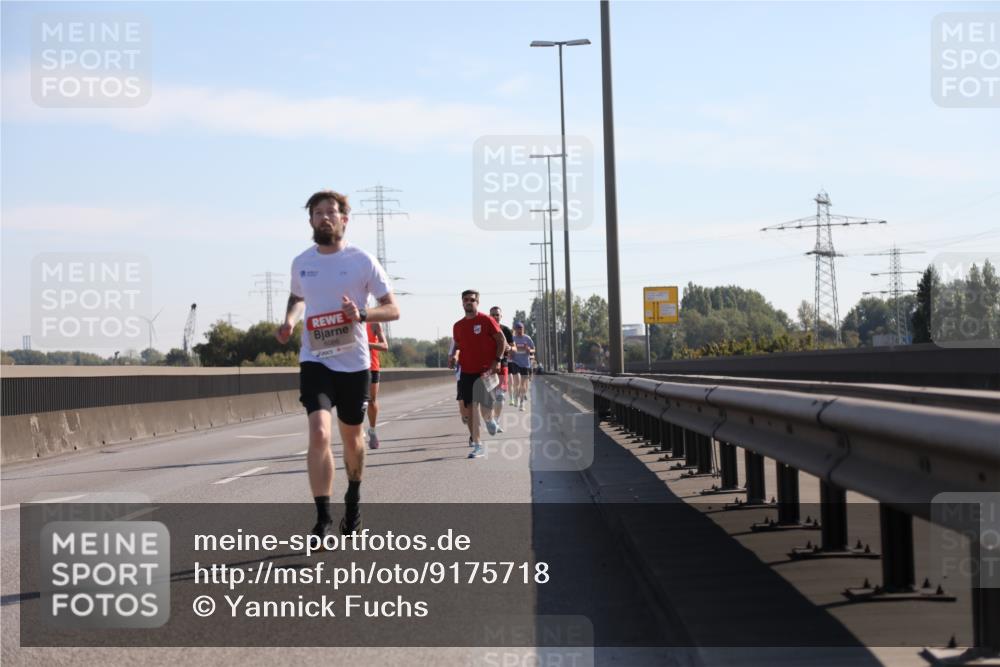 03.10.2025 - Köhlbrandbrückenlauf Yannick Fuchs http://msf.ph/oto/9175718 03.10.2025 11:12:44 Position 3 6086 meine-sportfotos.de