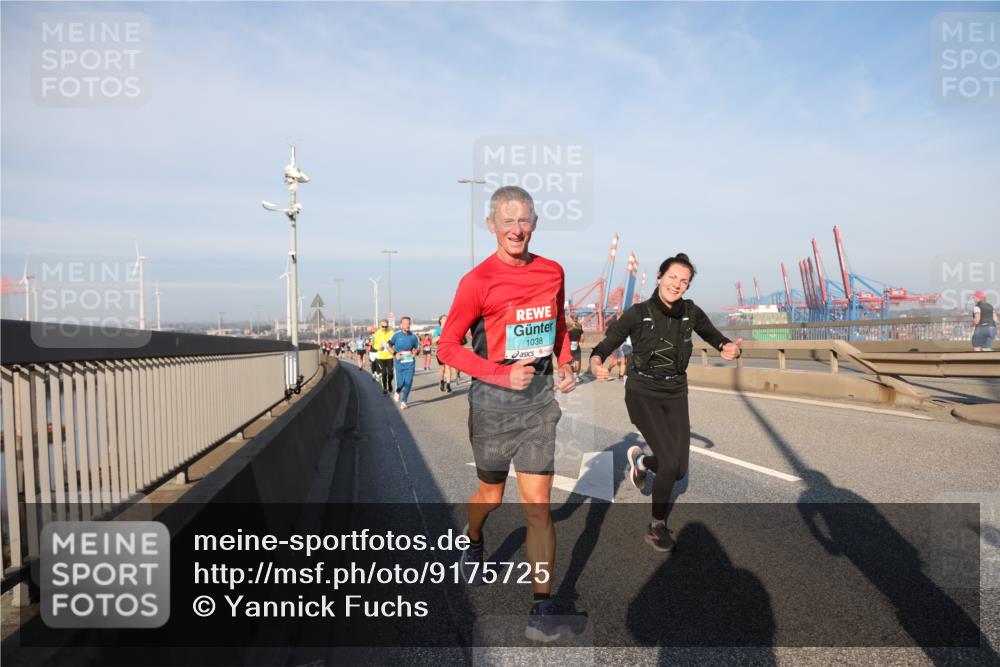 03.10.2025 - Köhlbrandbrückenlauf Yannick Fuchs http://msf.ph/oto/9175725 03.10.2025 08:45:36 Position 2 1038 meine-sportfotos.de