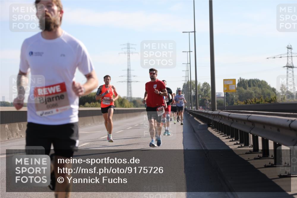 03.10.2025 - Köhlbrandbrückenlauf Yannick Fuchs http://msf.ph/oto/9175726 03.10.2025 11:12:45 Position 3 6086, 1, 13, 4019 meine-sportfotos.de