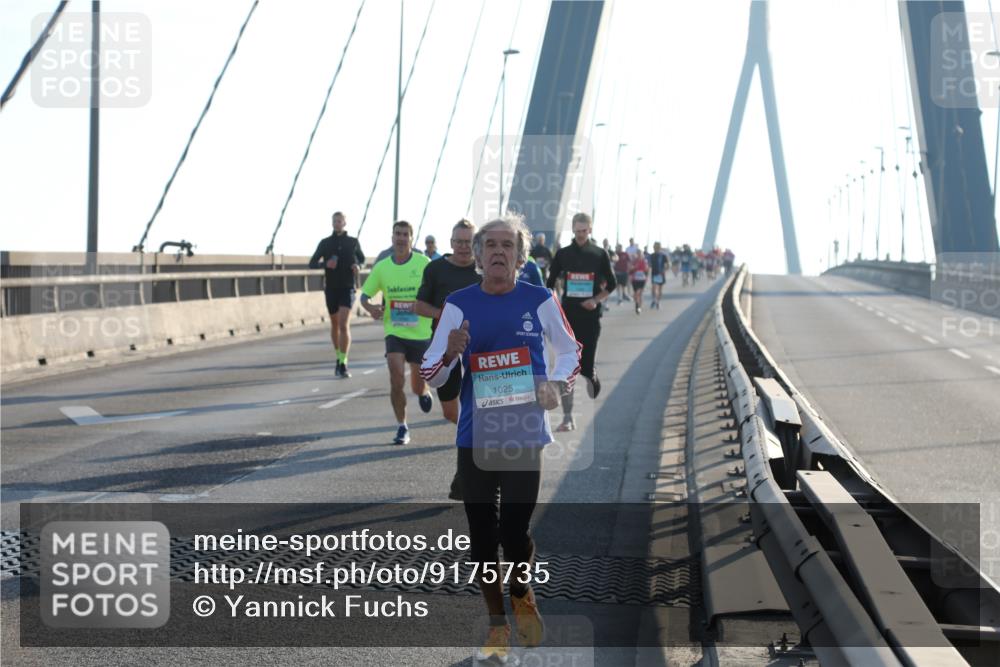 03.10.2025 - Köhlbrandbrückenlauf Yannick Fuchs http://msf.ph/oto/9175735 03.10.2025 08:24:50 Position 1 1025 meine-sportfotos.de