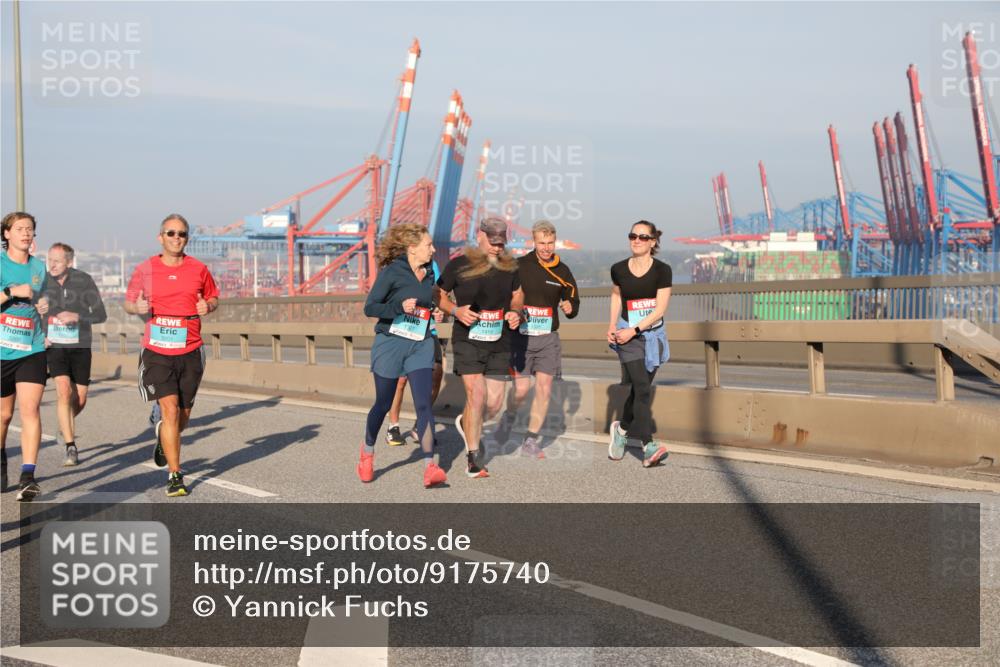 03.10.2025 - Köhlbrandbrückenlauf Yannick Fuchs http://msf.ph/oto/9175740 03.10.2025 08:45:37 Position 2 3201, 1419 meine-sportfotos.de