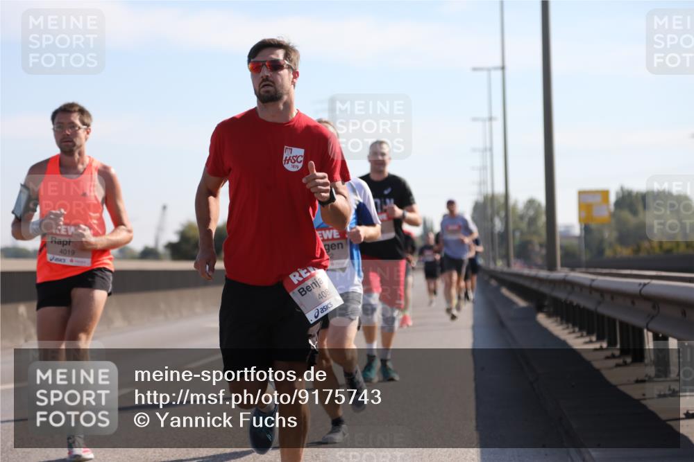 03.10.2025 - Köhlbrandbrückenlauf Yannick Fuchs http://msf.ph/oto/9175743 03.10.2025 11:12:48 Position 3 4019, 1879, 4088 meine-sportfotos.de