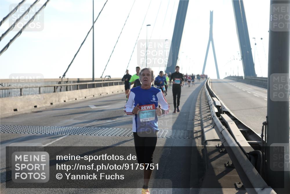 03.10.2025 - Köhlbrandbrückenlauf Yannick Fuchs http://msf.ph/oto/9175751 03.10.2025 08:24:51 Position 1 1025, 8 meine-sportfotos.de