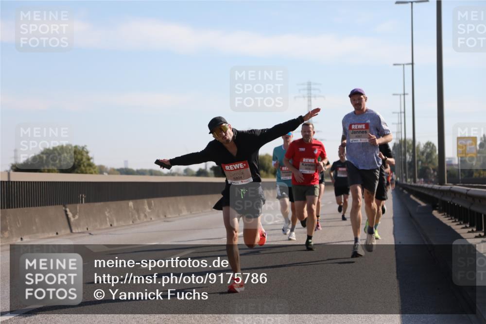 03.10.2025 - Köhlbrandbrückenlauf Yannick Fuchs http://msf.ph/oto/9175786 03.10.2025 11:12:52 Position 3 6804, 4087 meine-sportfotos.de