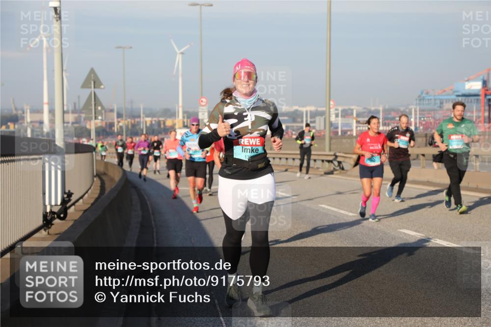 03.10.2025 - Köhlbrandbrückenlauf Yannick Fuchs http://msf.ph/oto/9175793 03.10.2025 08:45:41 Position 2 13 meine-sportfotos.de