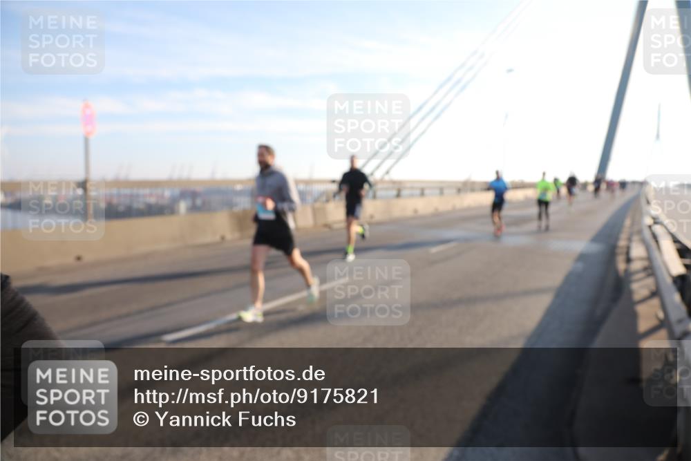 03.10.2025 - Köhlbrandbrückenlauf Yannick Fuchs http://msf.ph/oto/9175821 03.10.2025 08:24:56 Position 1  meine-sportfotos.de