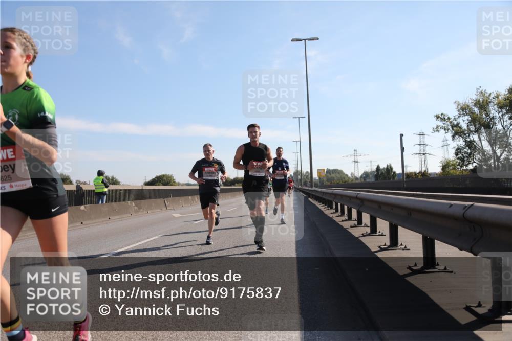 03.10.2025 - Köhlbrandbrückenlauf Yannick Fuchs http://msf.ph/oto/9175837 03.10.2025 11:12:57 Position 3 625 meine-sportfotos.de