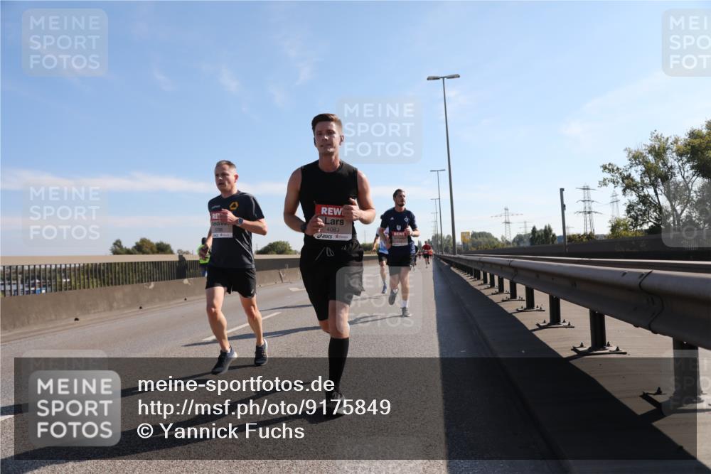 03.10.2025 - Köhlbrandbrückenlauf Yannick Fuchs http://msf.ph/oto/9175849 03.10.2025 11:12:58 Position 3 5786, 4083 meine-sportfotos.de