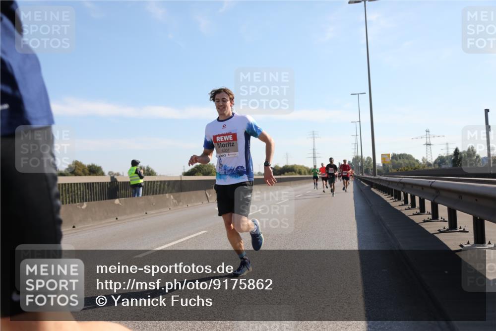 03.10.2025 - Köhlbrandbrückenlauf Yannick Fuchs http://msf.ph/oto/9175862 03.10.2025 11:12:59 Position 3 4301 meine-sportfotos.de