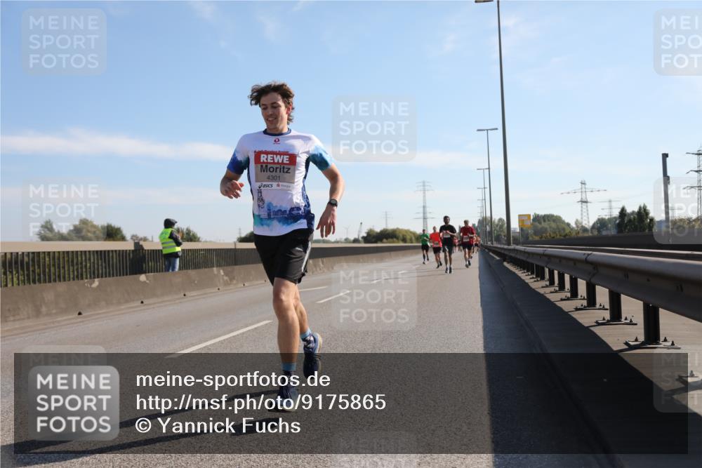 03.10.2025 - Köhlbrandbrückenlauf Yannick Fuchs http://msf.ph/oto/9175865 03.10.2025 11:12:59 Position 3 4301 meine-sportfotos.de