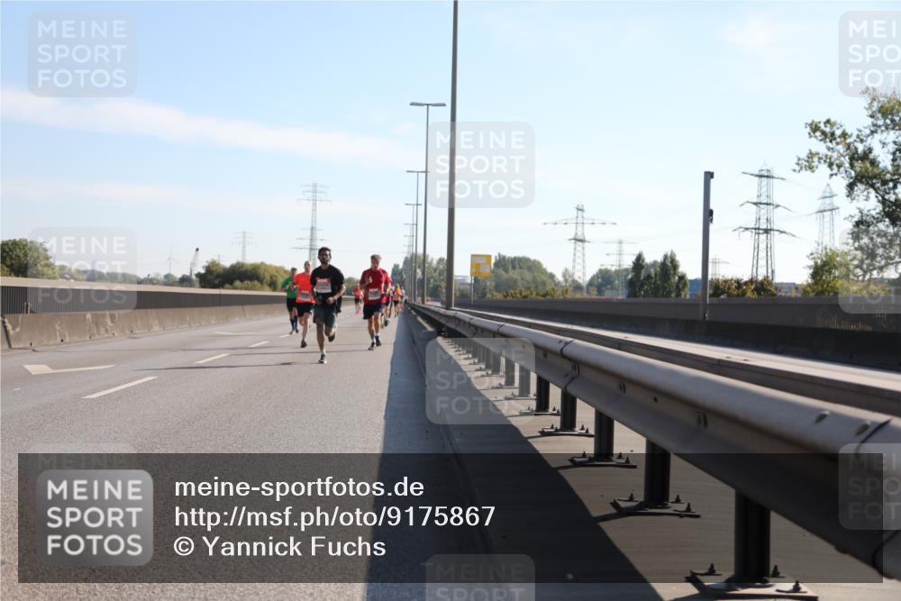 03.10.2025 - Köhlbrandbrückenlauf Yannick Fuchs http://msf.ph/oto/9175867 03.10.2025 11:13:00 Position 3  meine-sportfotos.de