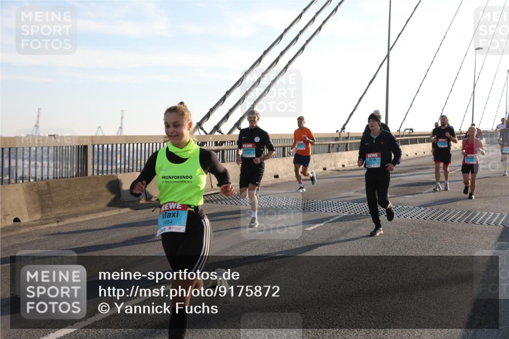 03.10.2025 - Köhlbrandbrückenlauf Yannick Fuchs http://msf.ph/oto/9175872 03.10.2025 08:25:02 Position 1 50, 2024, 3454 meine-sportfotos.de