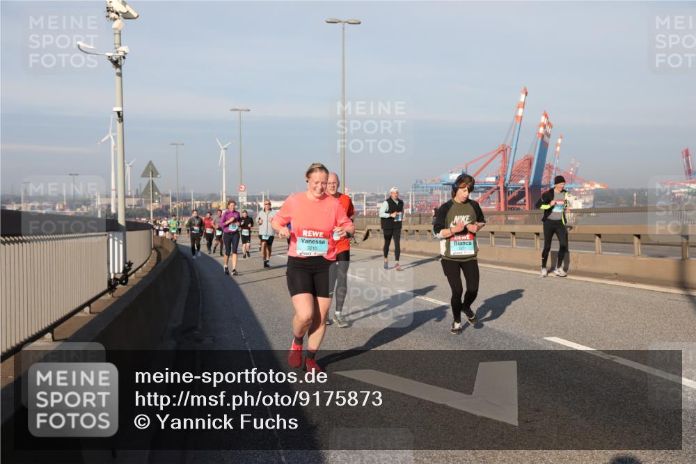 03.10.2025 - Köhlbrandbrückenlauf Yannick Fuchs http://msf.ph/oto/9175873 03.10.2025 08:45:48 Position 2 3210, 2471 meine-sportfotos.de