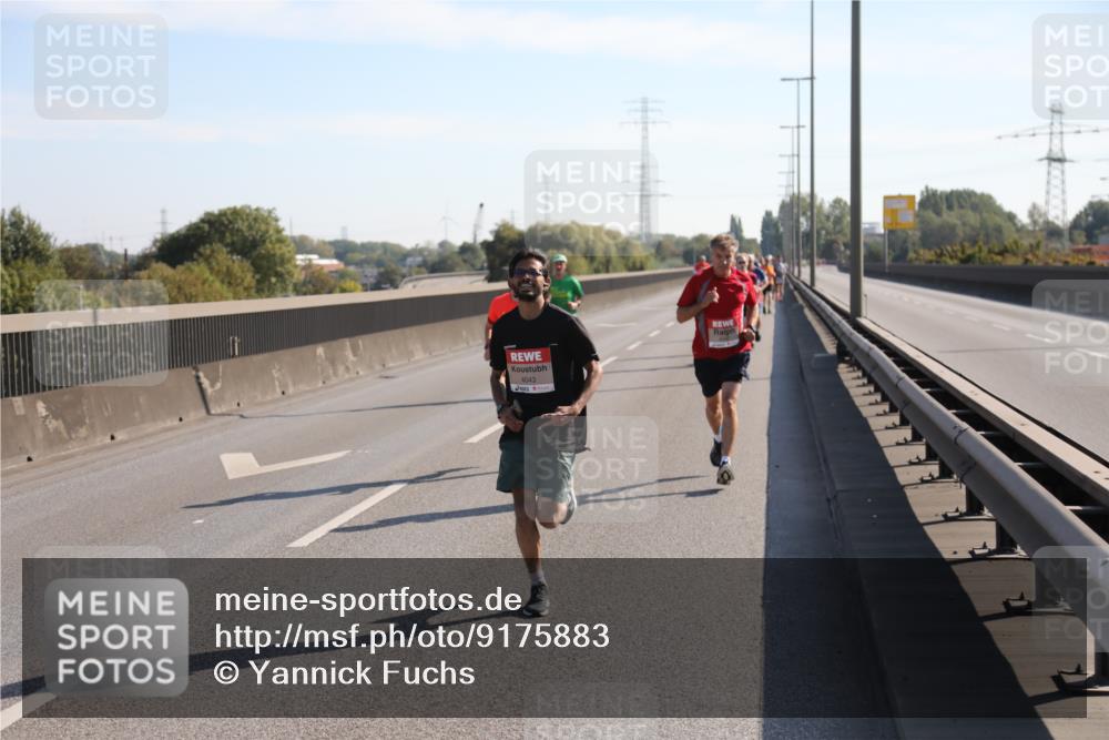 03.10.2025 - Köhlbrandbrückenlauf Yannick Fuchs http://msf.ph/oto/9175883 03.10.2025 11:13:02 Position 3 4043 meine-sportfotos.de