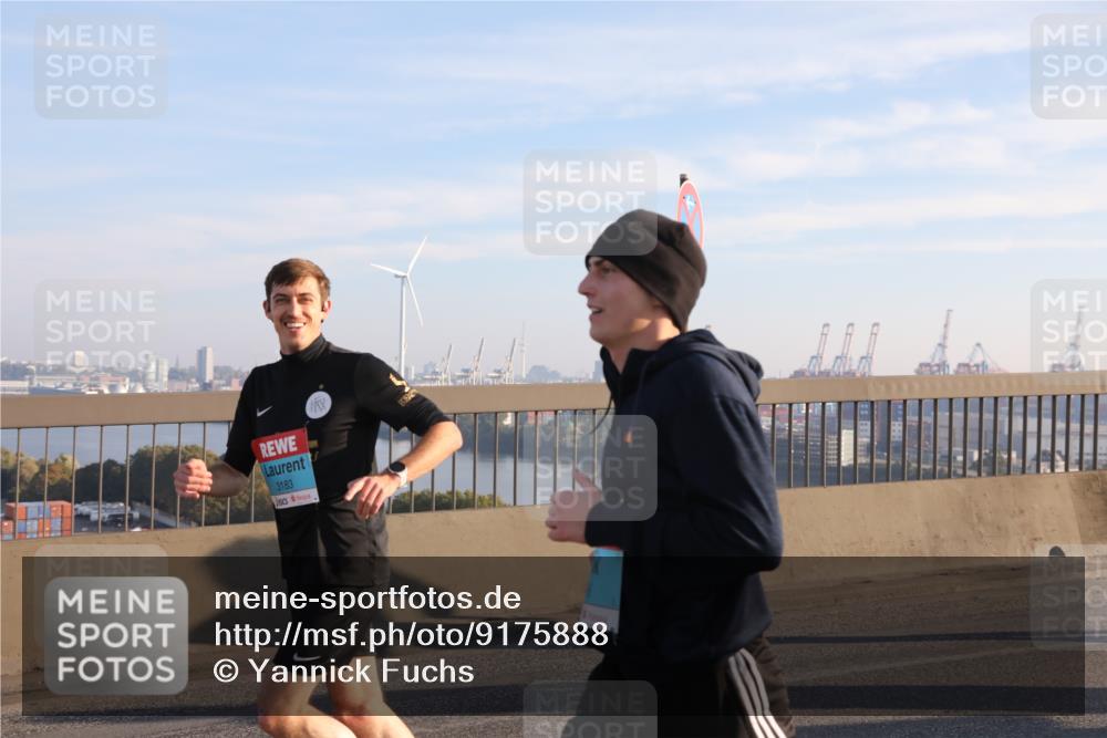 03.10.2025 - Köhlbrandbrückenlauf Yannick Fuchs http://msf.ph/oto/9175888 03.10.2025 08:25:04 Position 1 3183 meine-sportfotos.de