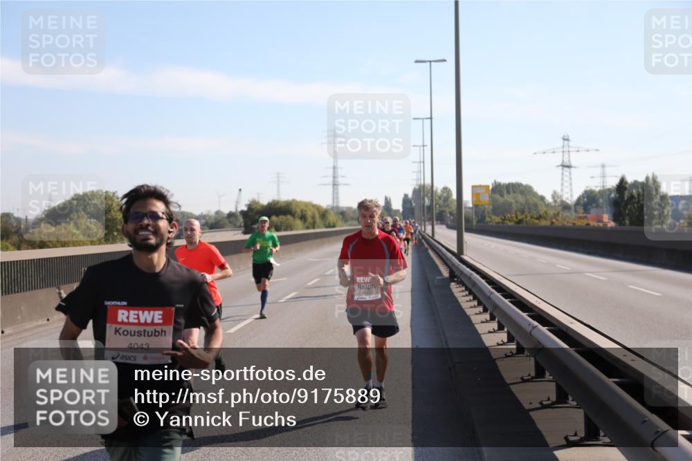 03.10.2025 - Köhlbrandbrückenlauf Yannick Fuchs http://msf.ph/oto/9175889 03.10.2025 11:13:03 Position 3 4043, 4142 meine-sportfotos.de