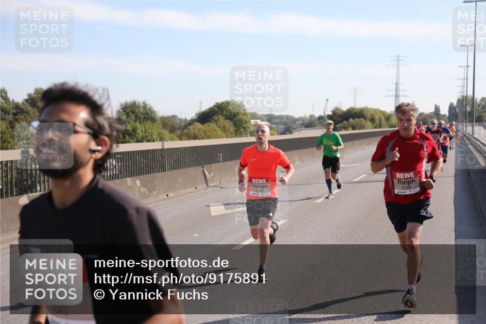 03.10.2025 - Köhlbrandbrückenlauf Yannick Fuchs http://msf.ph/oto/9175891 03.10.2025 11:13:04 Position 3 4043, 5765, 4142 meine-sportfotos.de