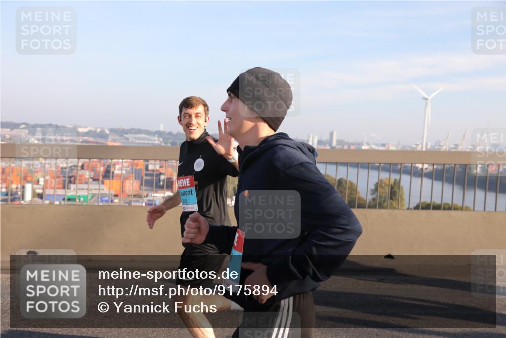 03.10.2025 - Köhlbrandbrückenlauf Yannick Fuchs http://msf.ph/oto/9175894 03.10.2025 08:25:04 Position 1 3183 meine-sportfotos.de