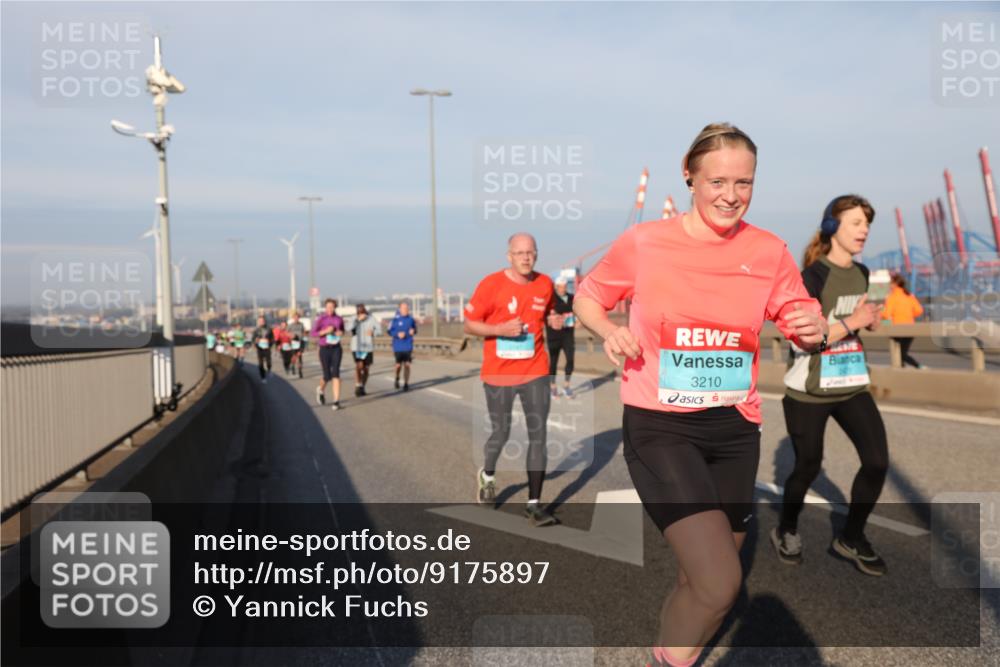 03.10.2025 - Köhlbrandbrückenlauf Yannick Fuchs http://msf.ph/oto/9175897 03.10.2025 08:45:50 Position 2 3210 meine-sportfotos.de