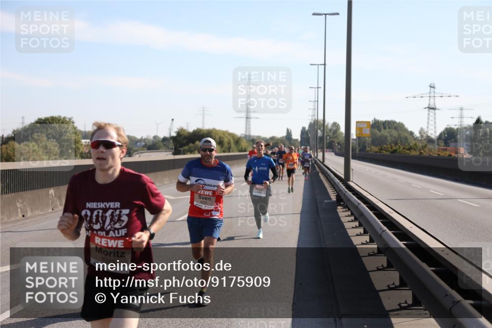 03.10.2025 - Köhlbrandbrückenlauf Yannick Fuchs http://msf.ph/oto/9175909 03.10.2025 11:13:08 Position 3 2015, 6333, 4023 meine-sportfotos.de
