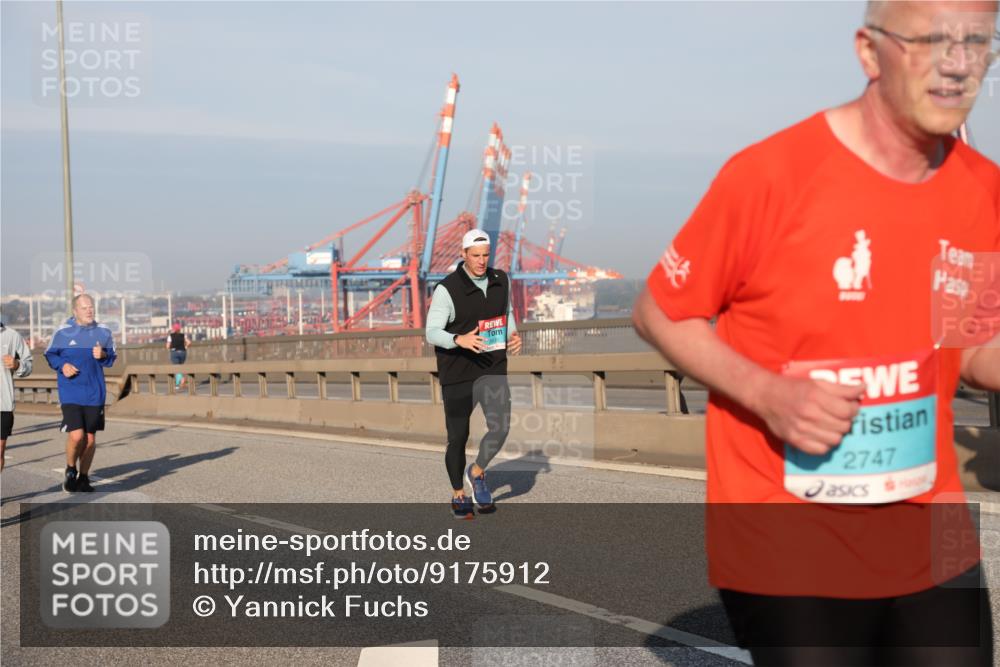 03.10.2025 - Köhlbrandbrückenlauf Yannick Fuchs http://msf.ph/oto/9175912 03.10.2025 08:45:51 Position 2 2747 meine-sportfotos.de