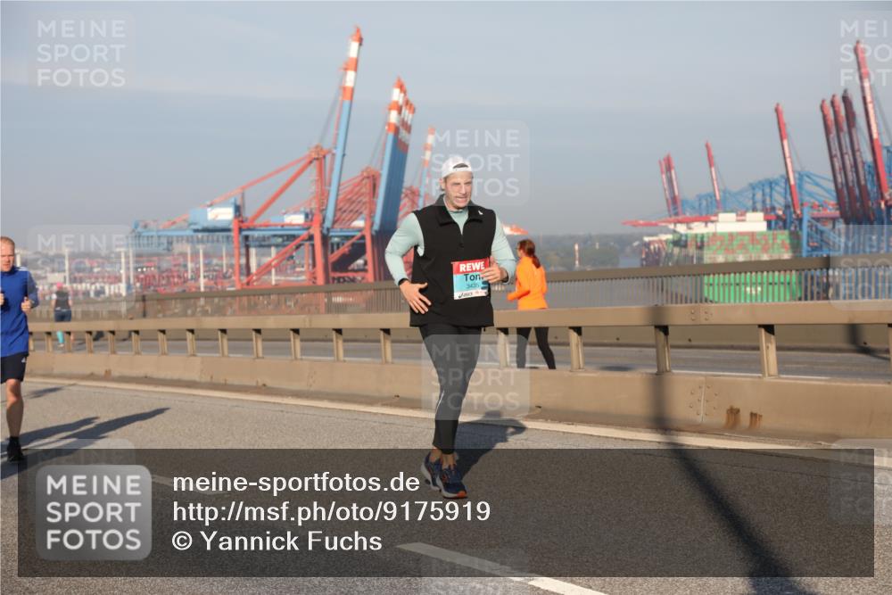 03.10.2025 - Köhlbrandbrückenlauf Yannick Fuchs http://msf.ph/oto/9175919 03.10.2025 08:45:52 Position 2 3435, 1 meine-sportfotos.de