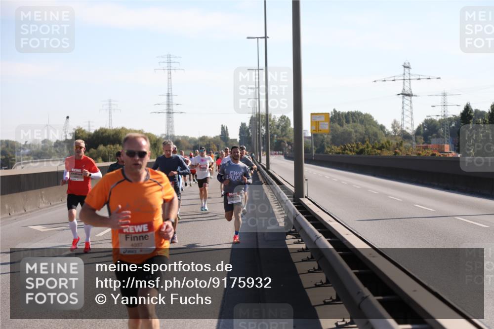03.10.2025 - Köhlbrandbrückenlauf Yannick Fuchs http://msf.ph/oto/9175932 03.10.2025 11:13:13 Position 3 4037 meine-sportfotos.de
